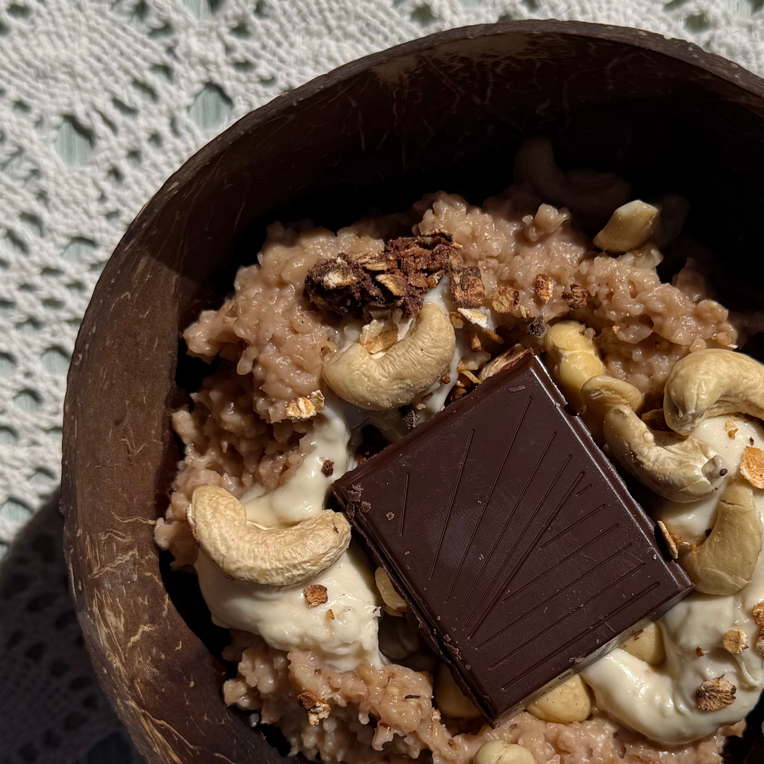 Porridge avoine chocolat avec topping